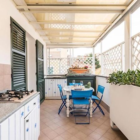La Casa Al Mare Centro Storico Di Loano Con Garage Apartment Luaran gambar