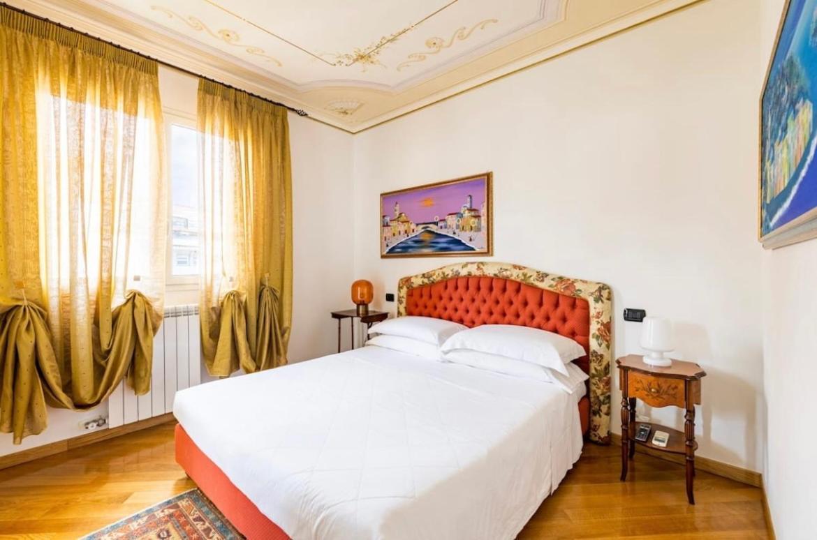 La Casa Al Mare Centro Storico Di Loano Con Garage Apartment Luaran gambar